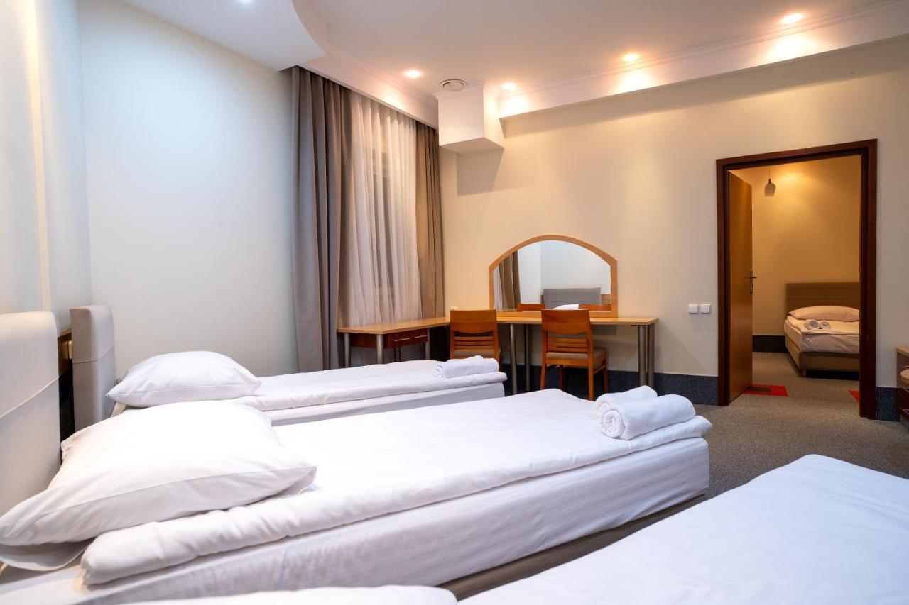 Hotel Lord Gorlice Esterno foto